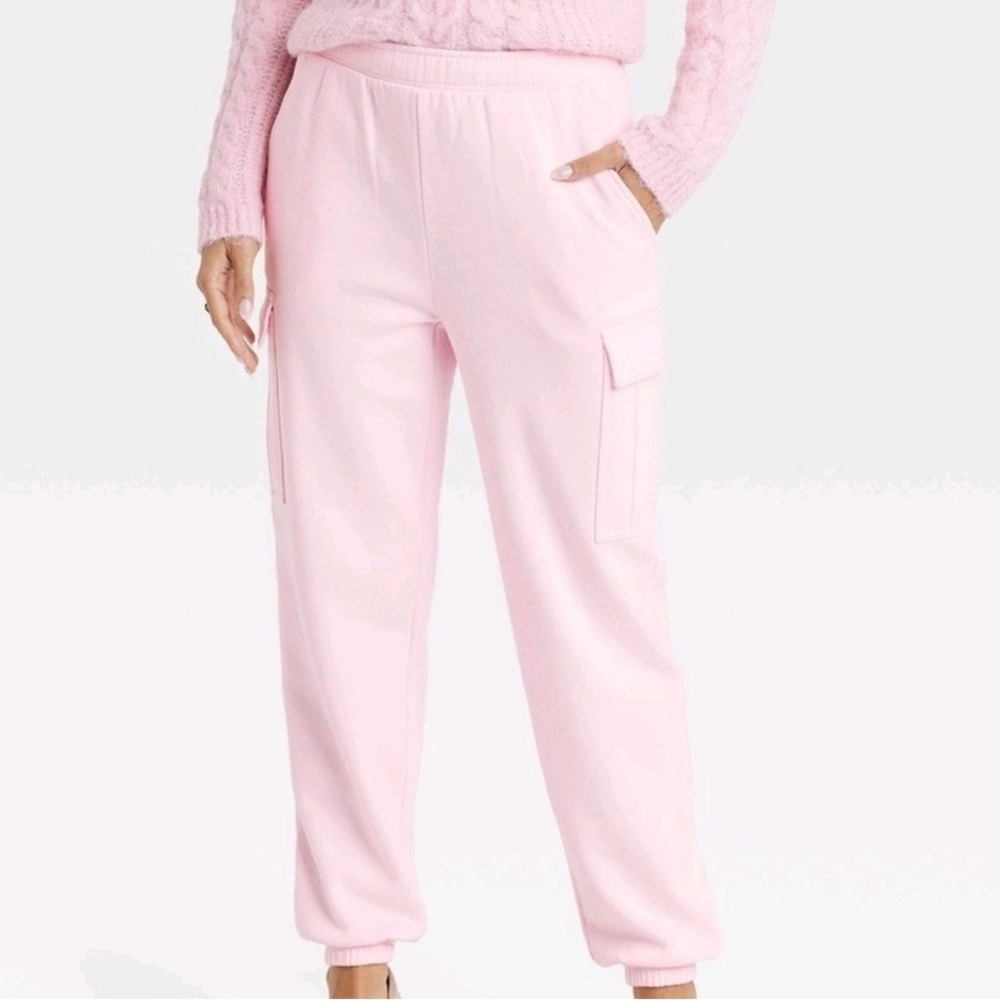 Universal Threads Light Pink Cargo Sweat Pants Size Medium Valentines Day Kawaii
